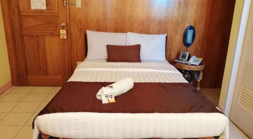 Hotel Asuncion Laoag Bagian luar foto